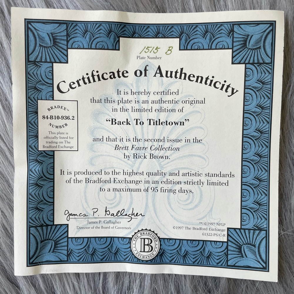1997 Bradley Exchange Limited Edition “Back To Titletown” collectors plate. - Picture 3 of 3